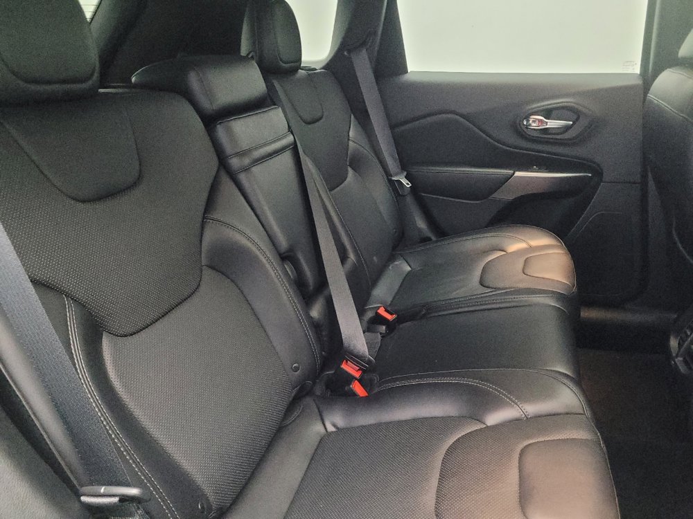 Used 2019 Jeep Cherokee Limited image 19