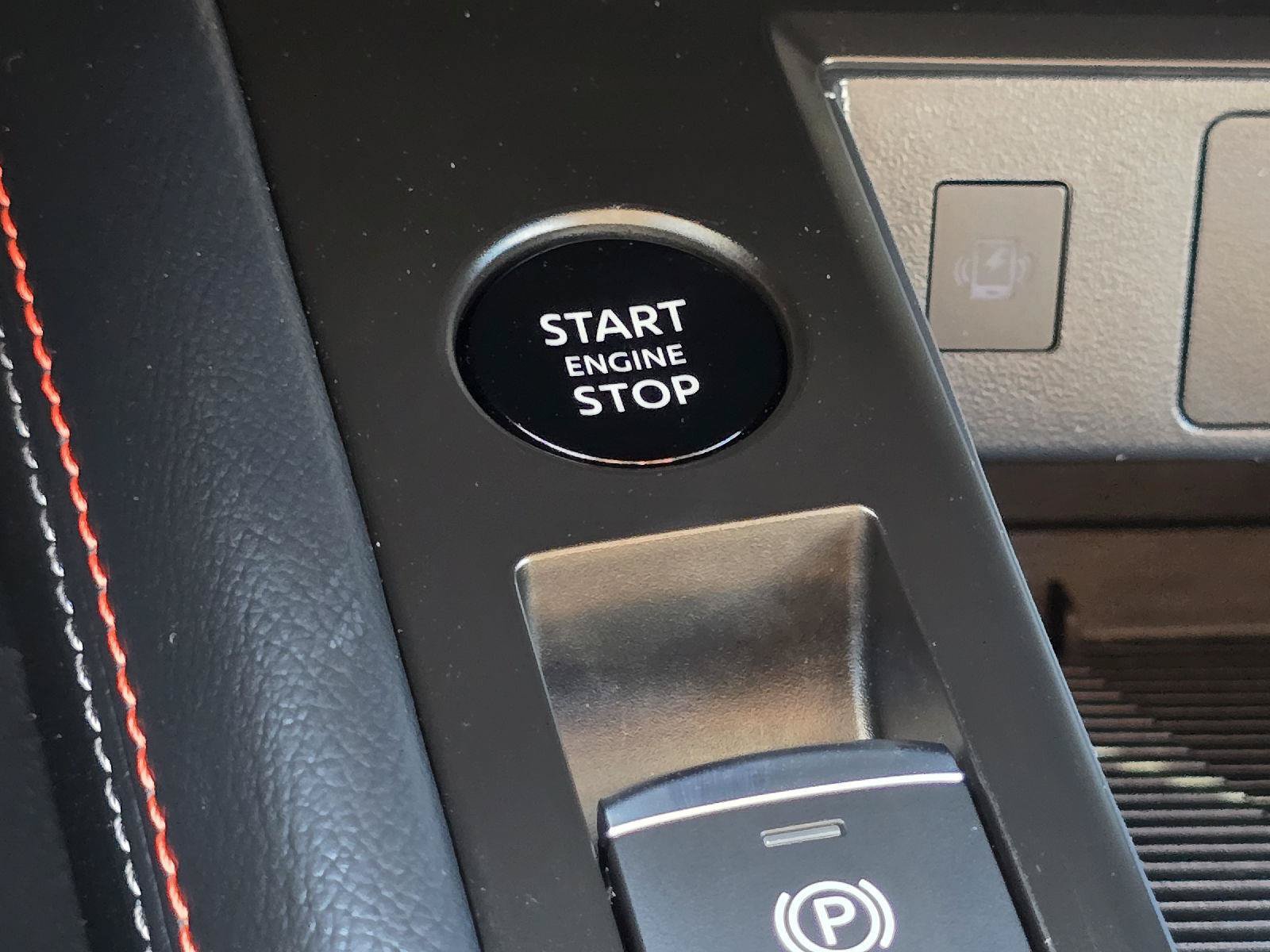 Used 2025 Nissan Kicks SR FWD image 27