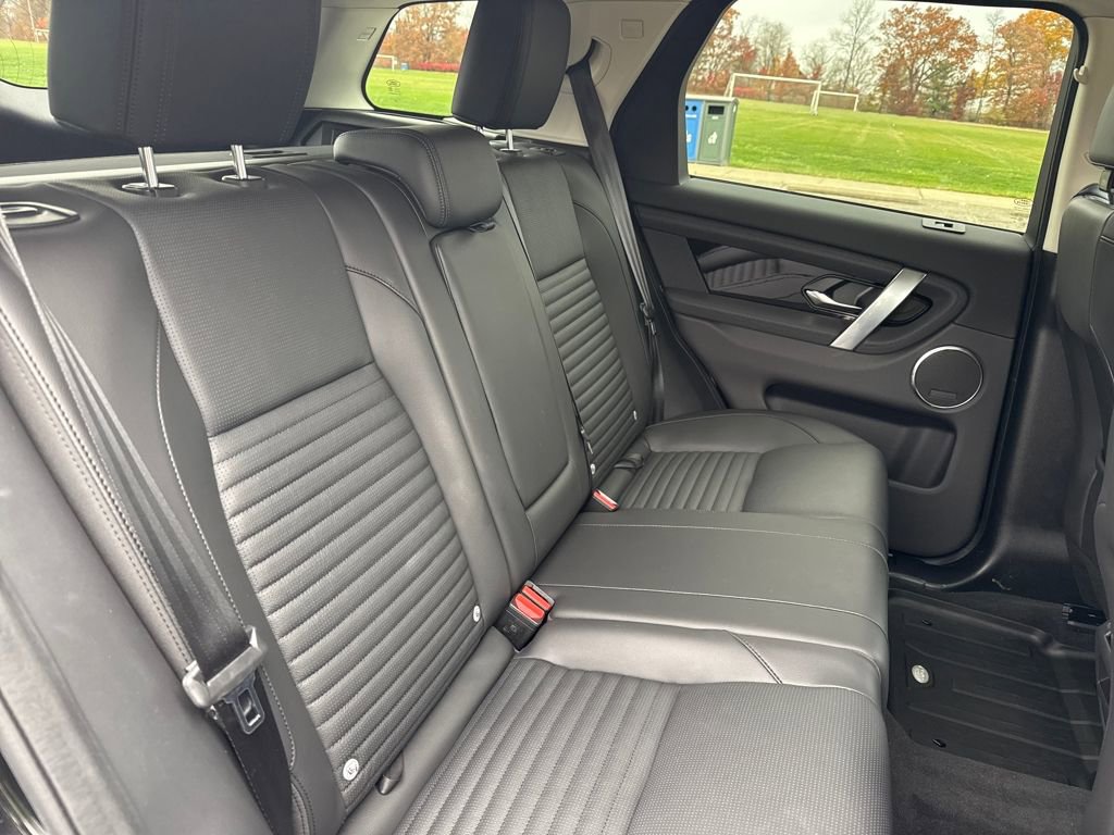 Used 2025 Land Rover Discovery Sport S image 20