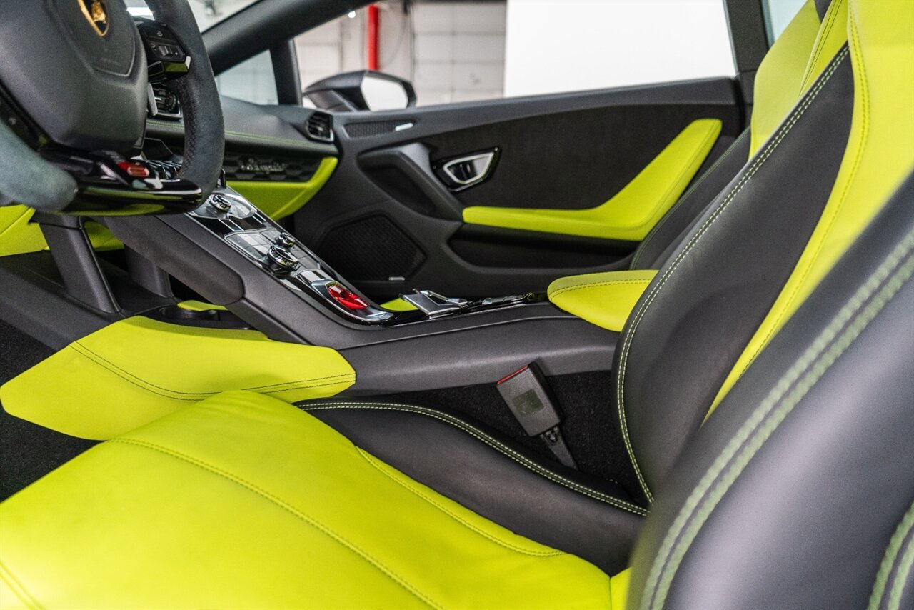 Used 2017 Lamborghini Huracan LP 610-4 AWD/4WD image 28