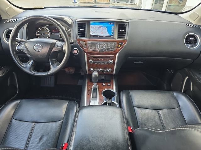 Used 2019 Nissan Pathfinder Platinum image 11