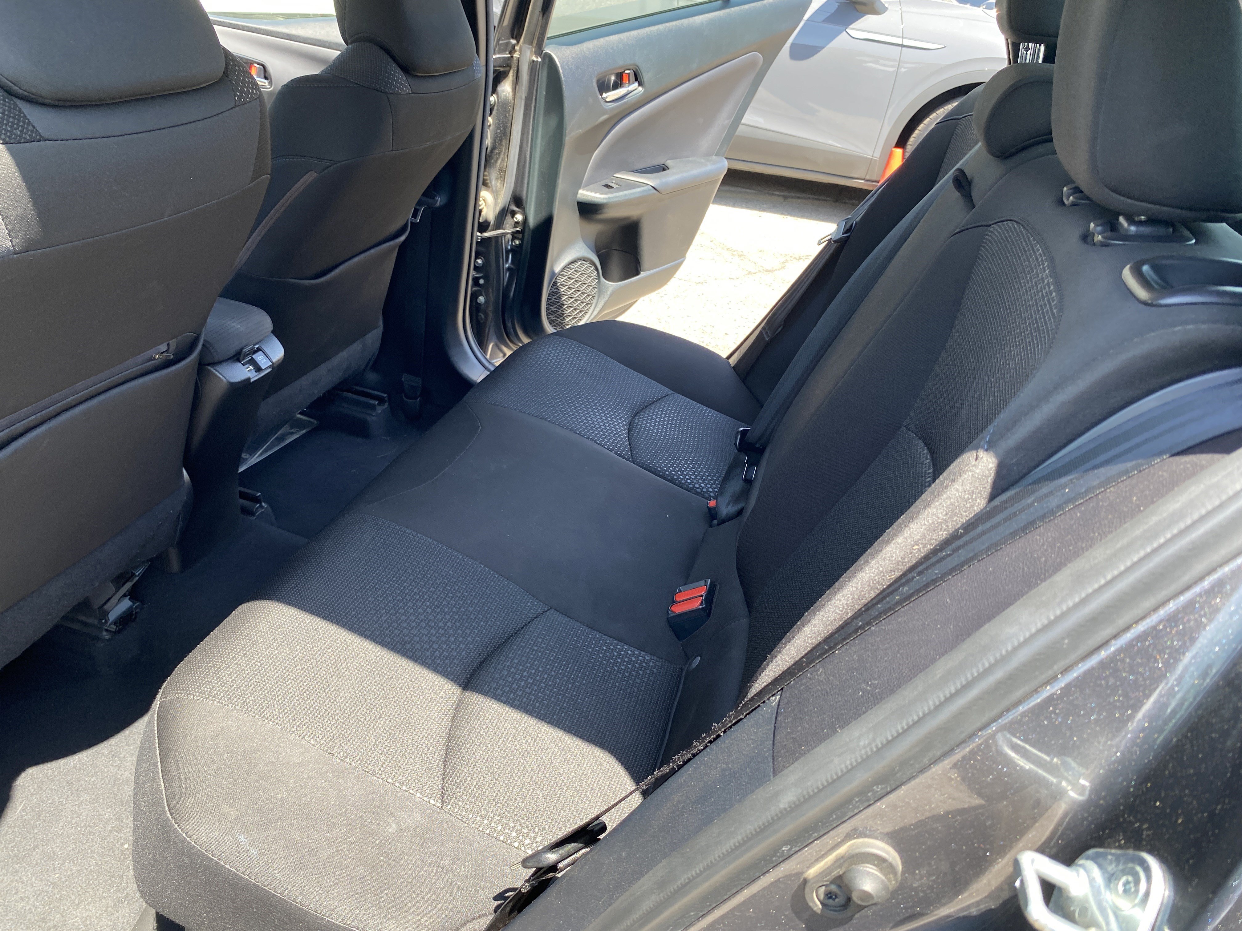Used 2021 Toyota Prius LE FWD image 17