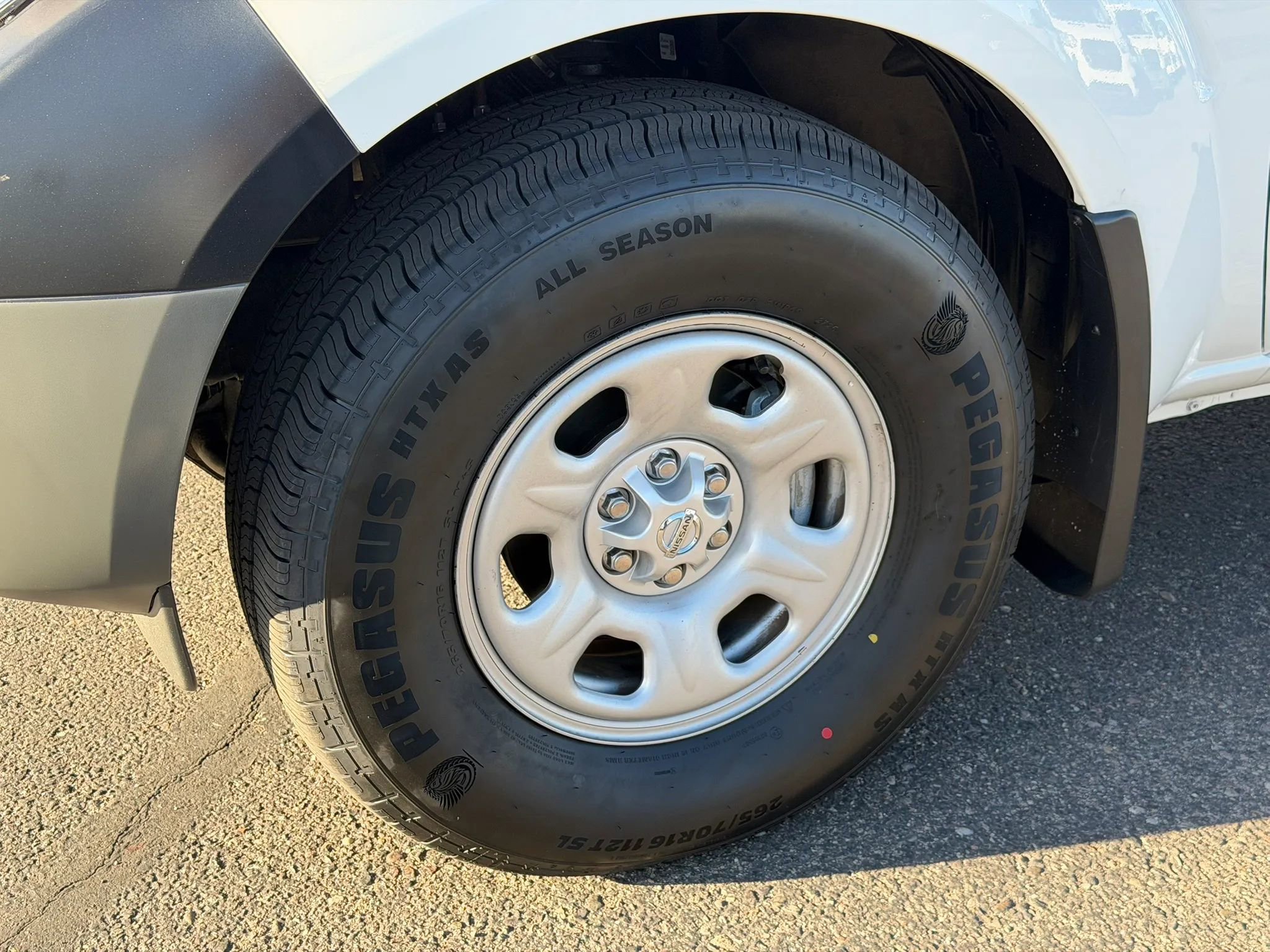 Used 2020 Nissan Frontier S image 10