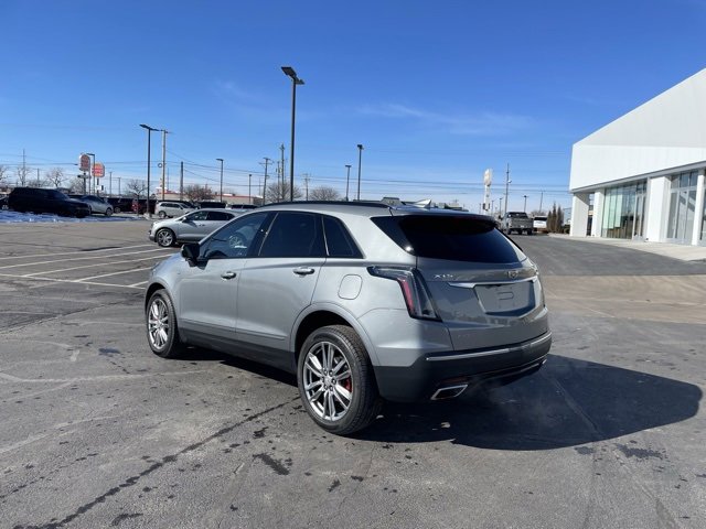 Used 2023 Cadillac XT5 Sportv image 3