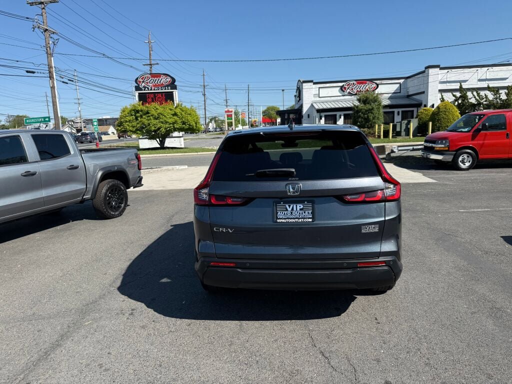 Used 2024 Honda CR-V EX-L image 6