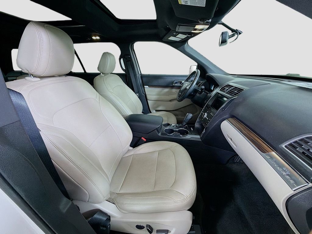 Used 2018 Ford Explorer Limited image 31