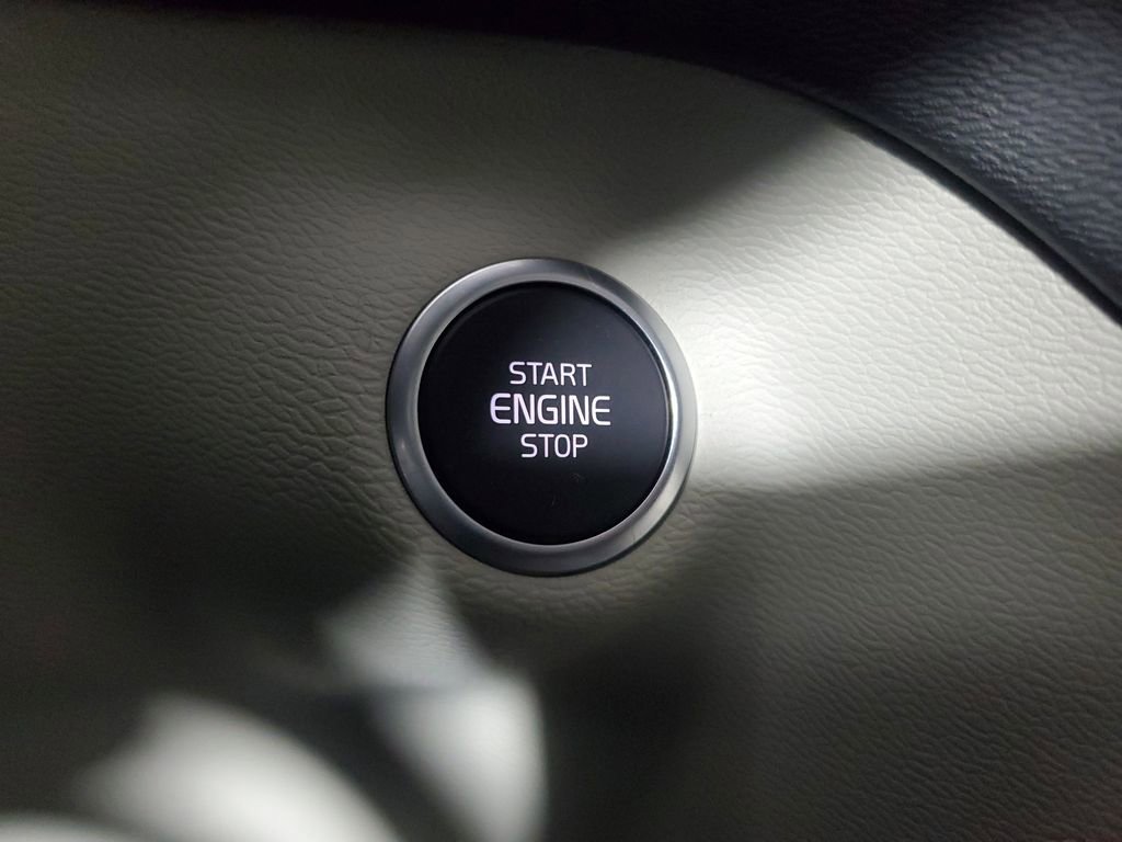 Used 2026 Volvo XC40 B5 Plus AWD/4WD image 35