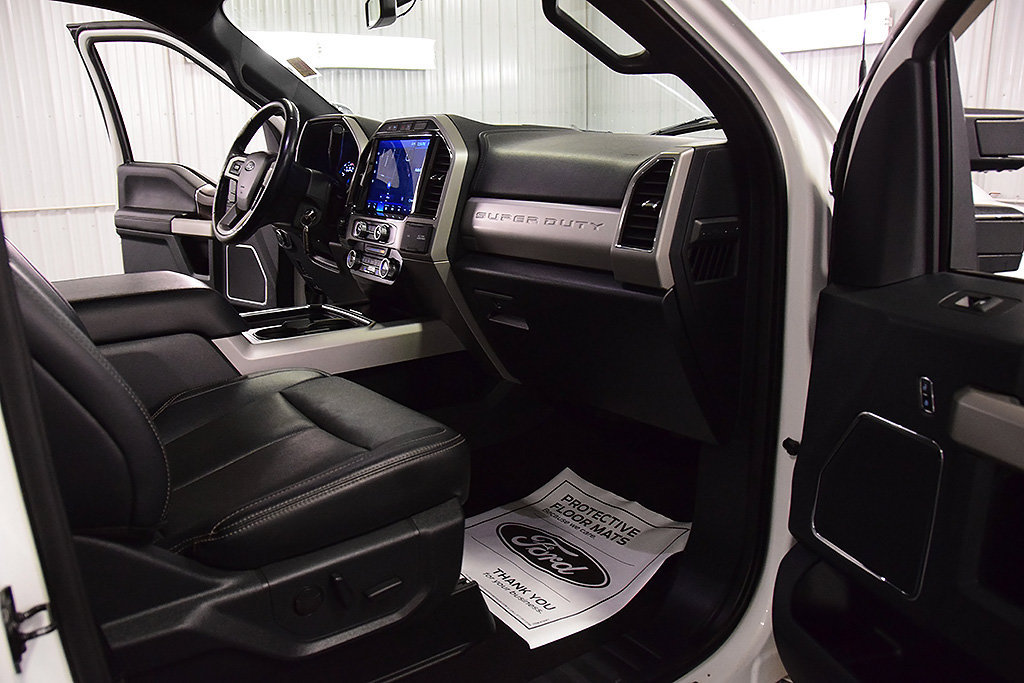 Used 2022 Ford F250 Lariat w/ Black Appearance Pkg AWD/4WD image 30