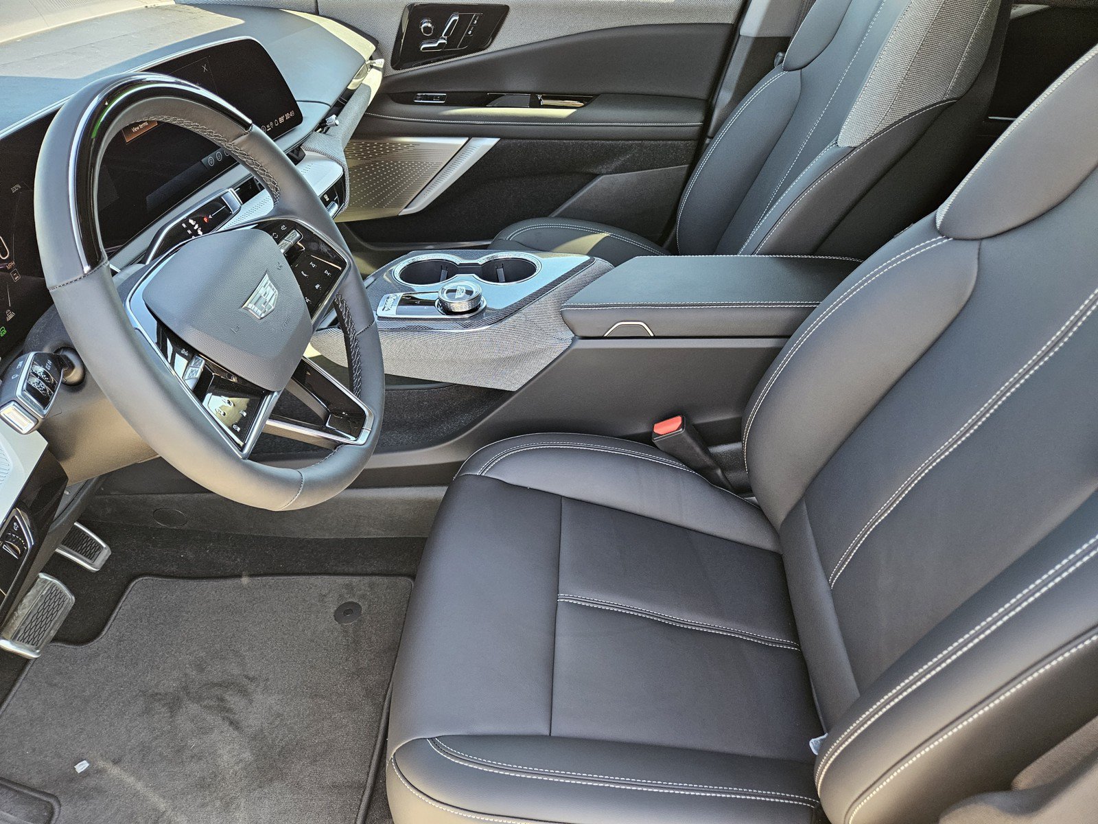New 2027 Cadillac Optiq Luxury RWD image 9
