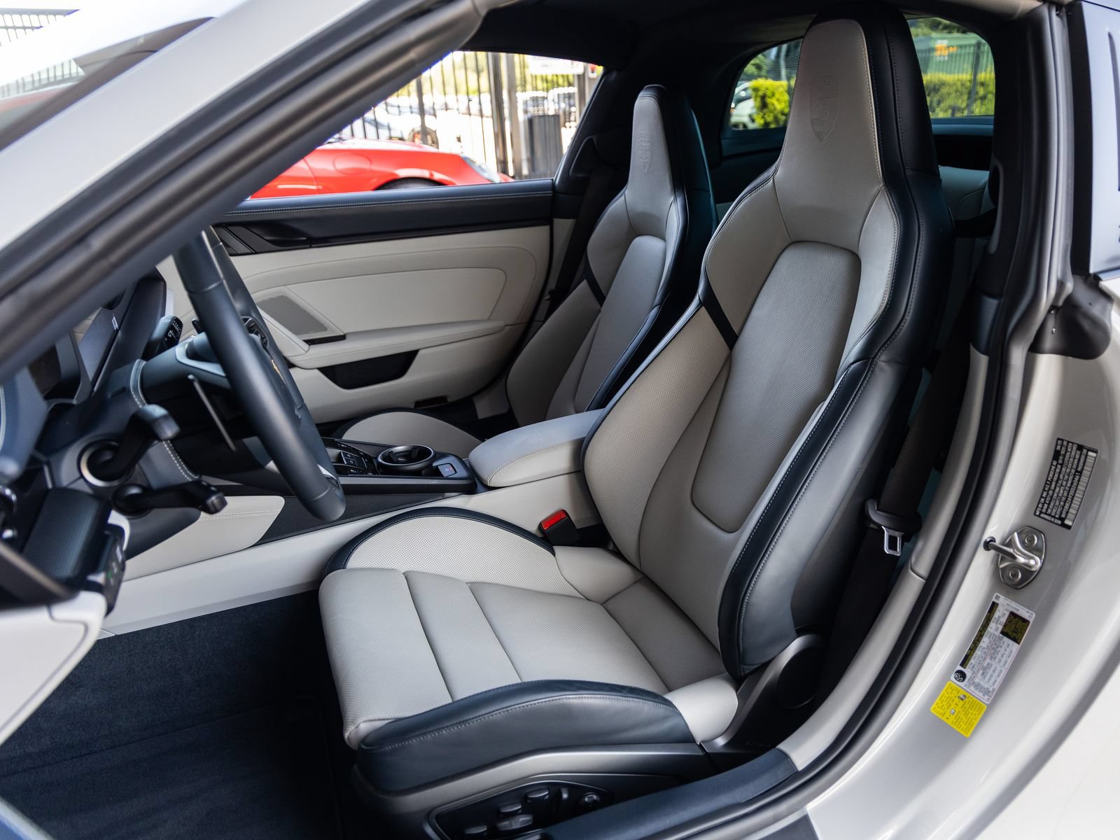 Certified 2025 Porsche 911 Targa 4 GTS AWD/4WD image 5