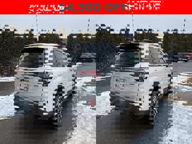 New 2025 Subaru Forester Touring image 3