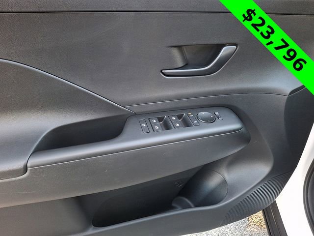 Used 2024 Hyundai Kona SEL w/ Convenience Package image 12