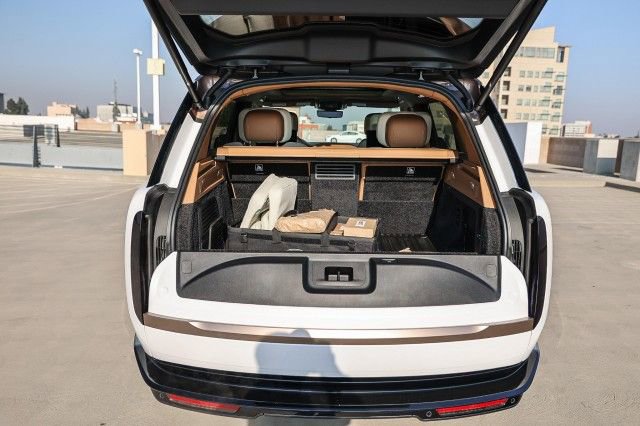 New 2025 Land Rover Range Rover SV image 27