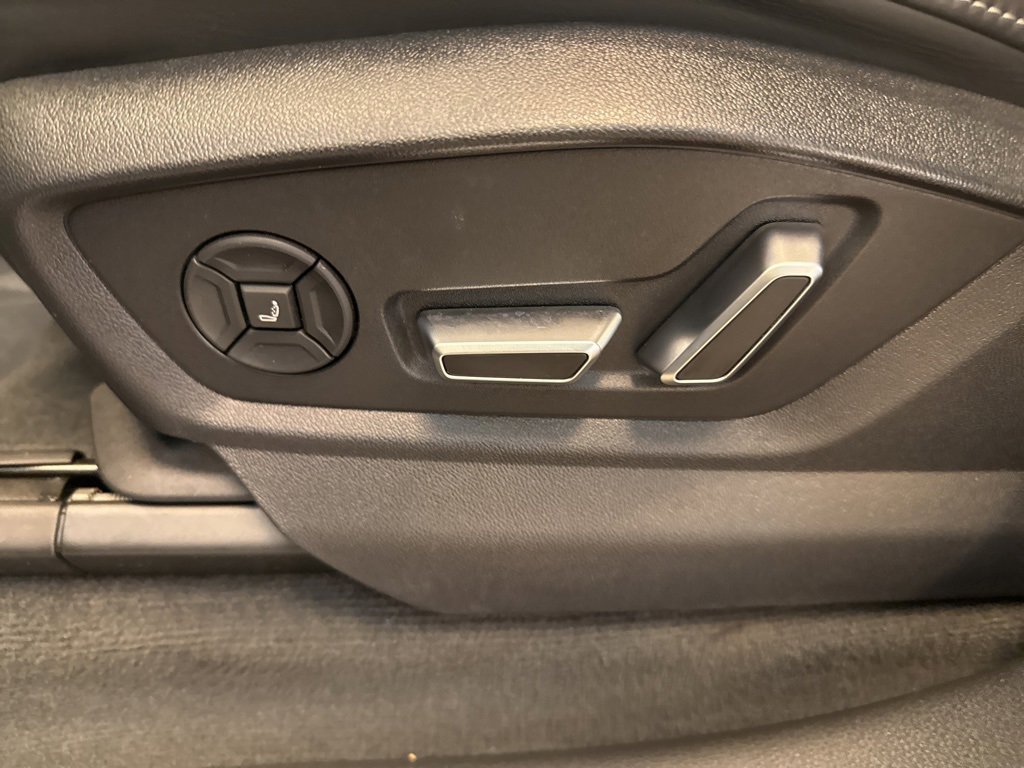 Used 2024 Audi SQ8 Prestige w/ Prestige Package image 18