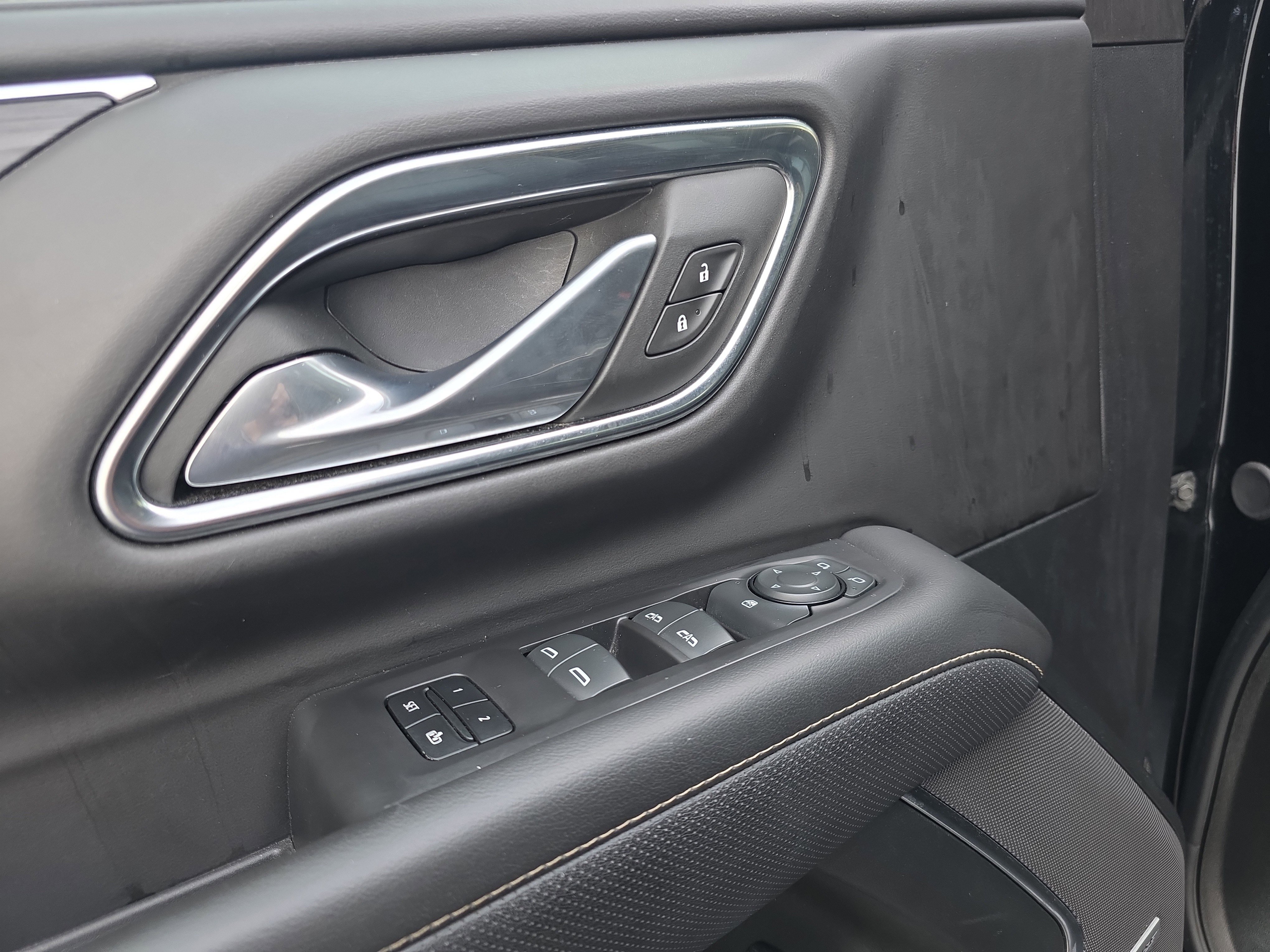 Used 2024 GMC Yukon SLT image 18