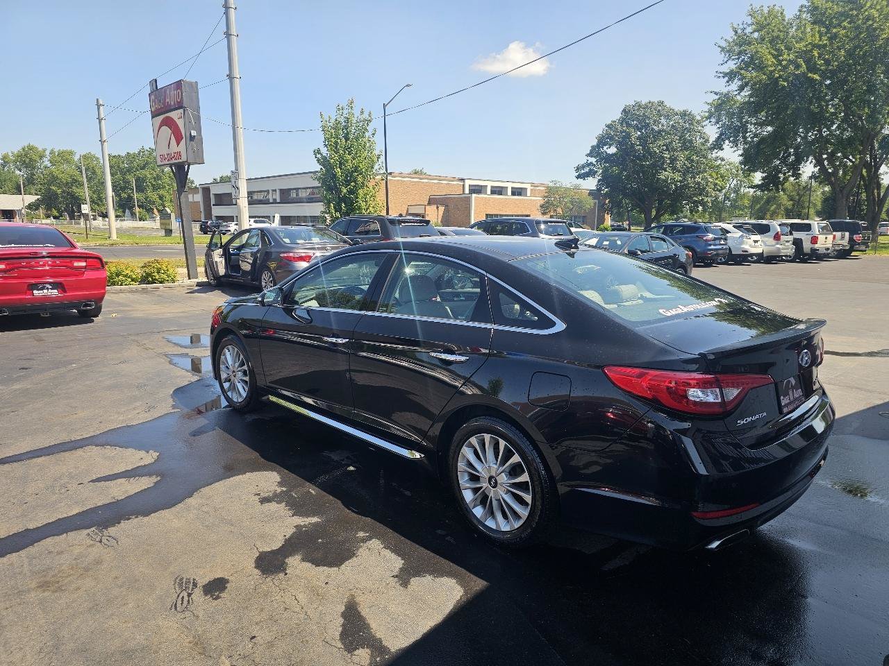 Used 2015 Hyundai Sonata Limited w/ Option Group 06 FWD image 7