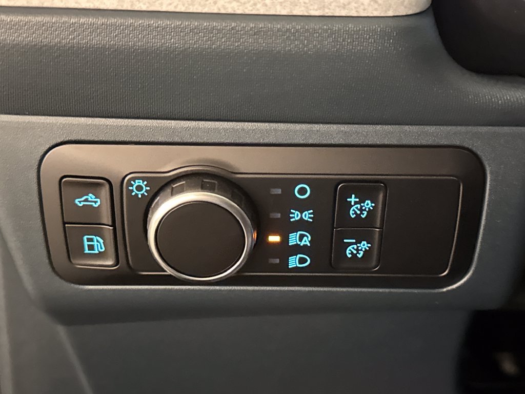 New 2026 Ford Maverick XLT w/ XLT Luxury Package FWD image 26