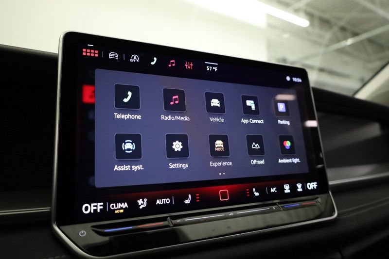 New 2026 Volkswagen Tiguan SE AWD/4WD image 16