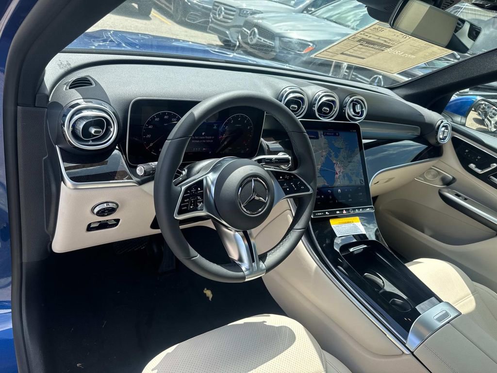 Used 2025 Mercedes-Benz GLC 300 image 8