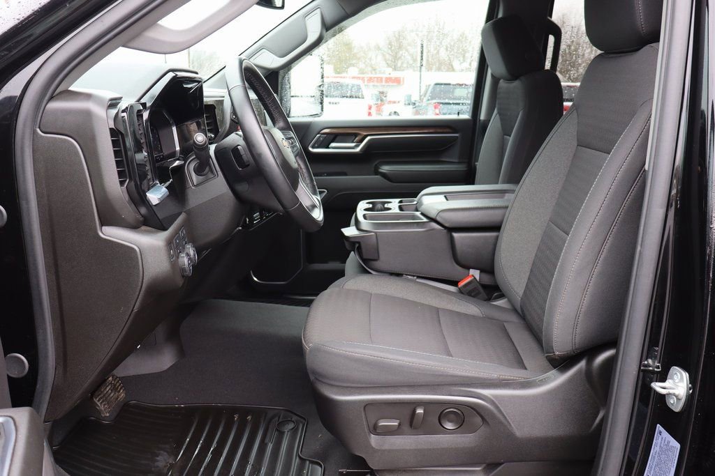 Used 2025 Chevrolet Silverado 2500 LT w/ All Star Edition image 4