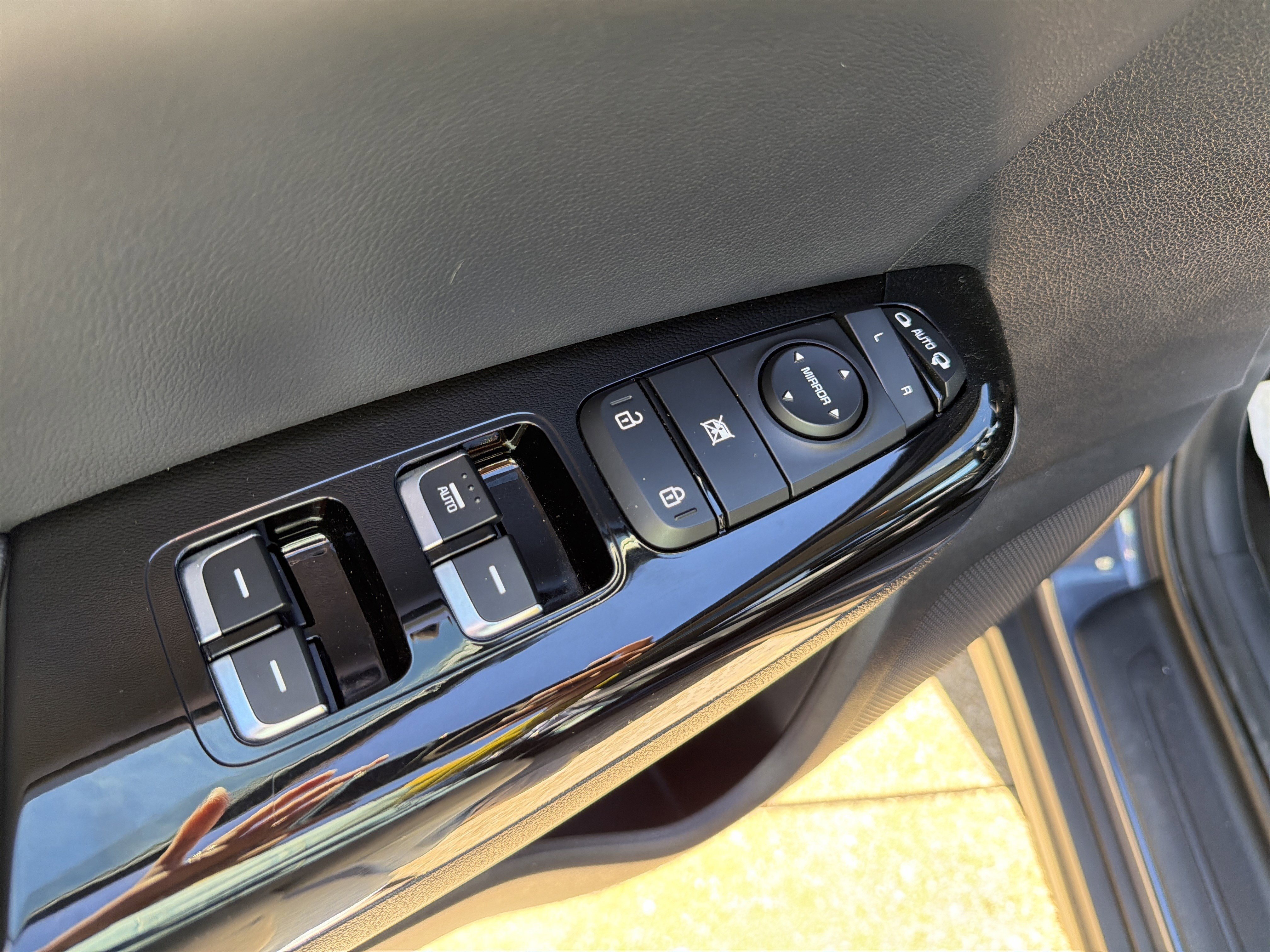 Used 2021 Kia Sportage EX image 12