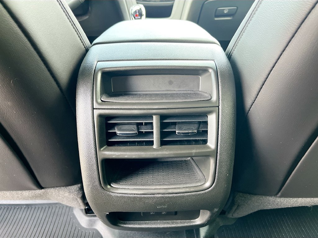 Used 2025 Cadillac XT5 Premium Luxury w/ Technology Package AWD/4WD image 27