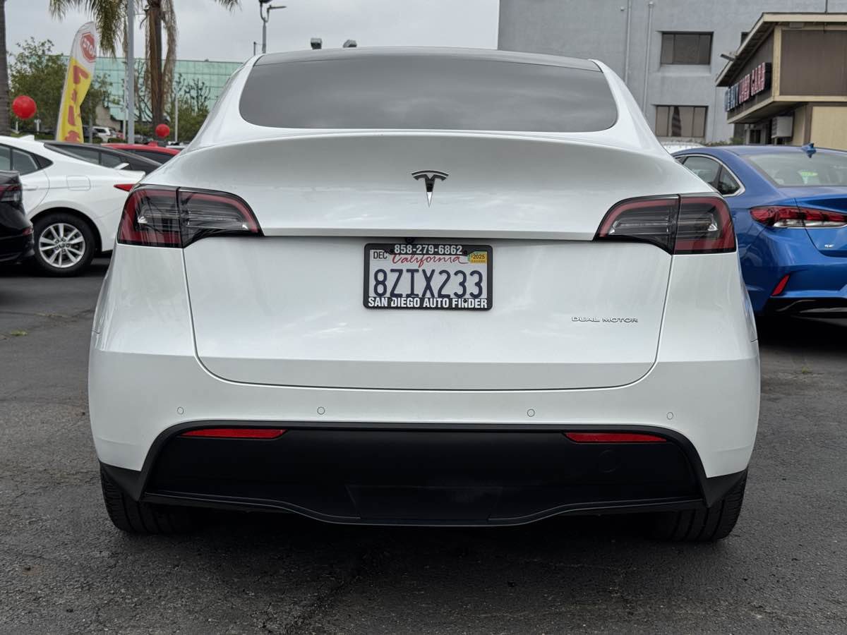 Used 2022 Tesla Model Y Long Range AWD/4WD image 14
