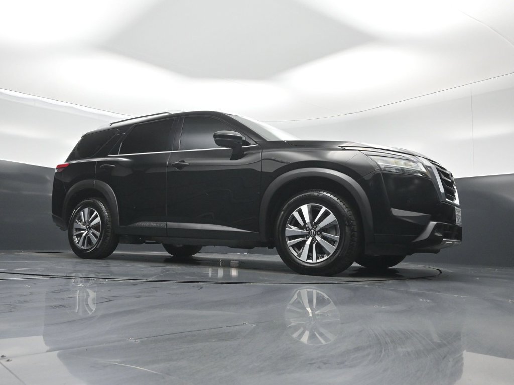 Used 2022 Nissan Pathfinder SL AWD/4WD image 4