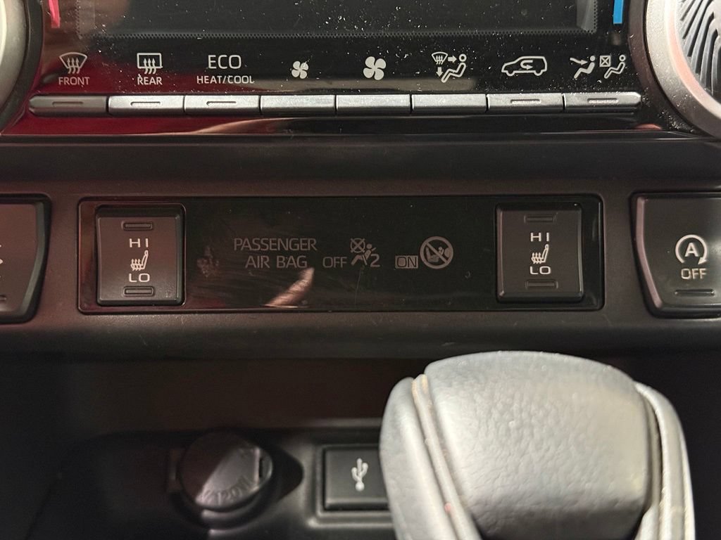 Used 2020 Toyota RAV4 XLE w/ Convenience Package AWD/4WD image 30
