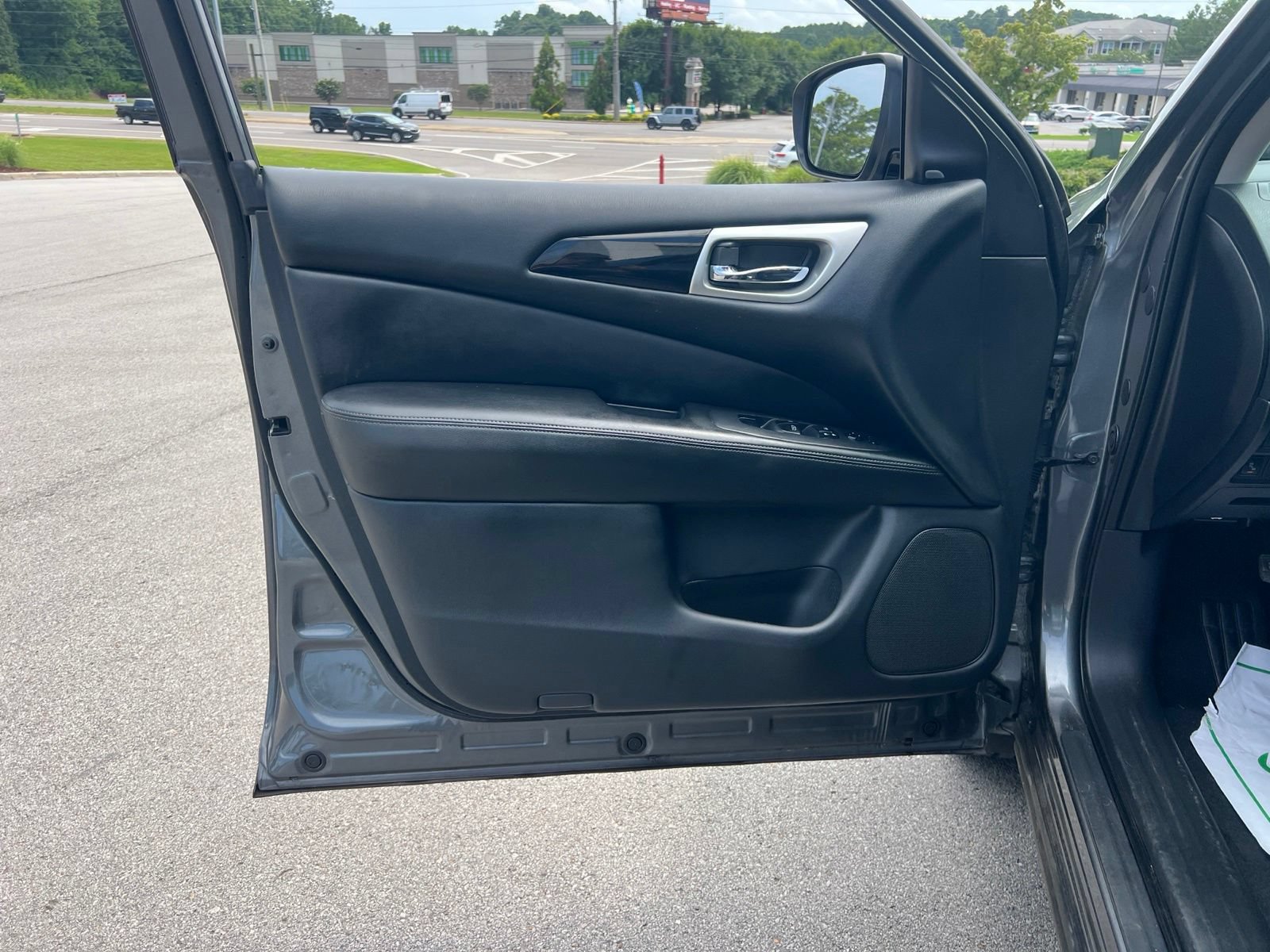 Used 2020 Nissan Pathfinder SV FWD image 23