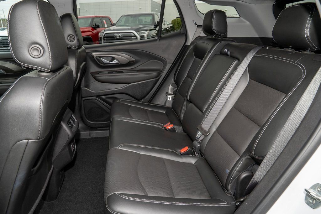 Used 2023 GMC Terrain SLT image 9