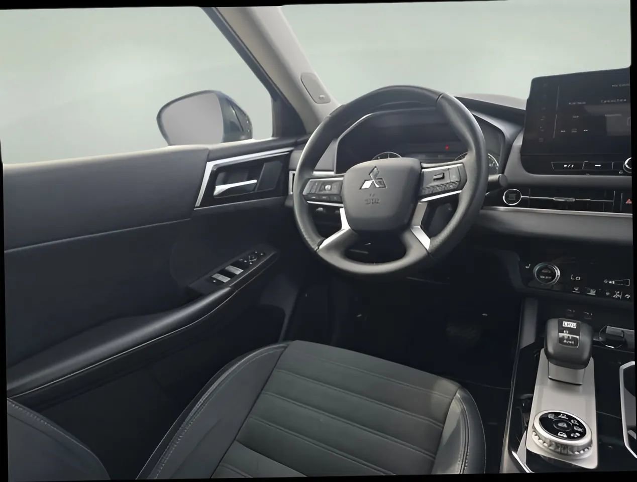 Used 2025 Mitsubishi Outlander SE image 15