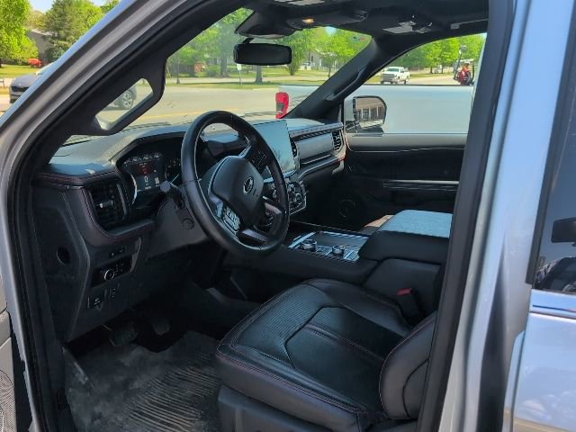 Used 2023 Ford Expedition Limited AWD/4WD image 4