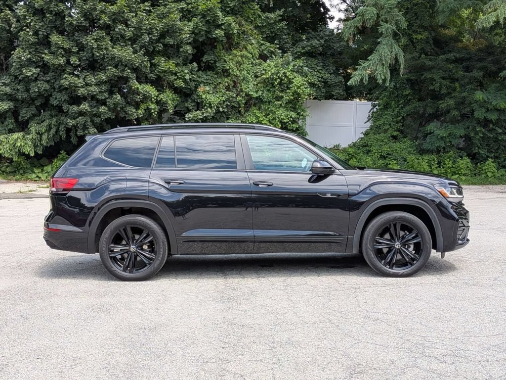Used 2023 Volkswagen Atlas SEL R-Line AWD/4WD image 3