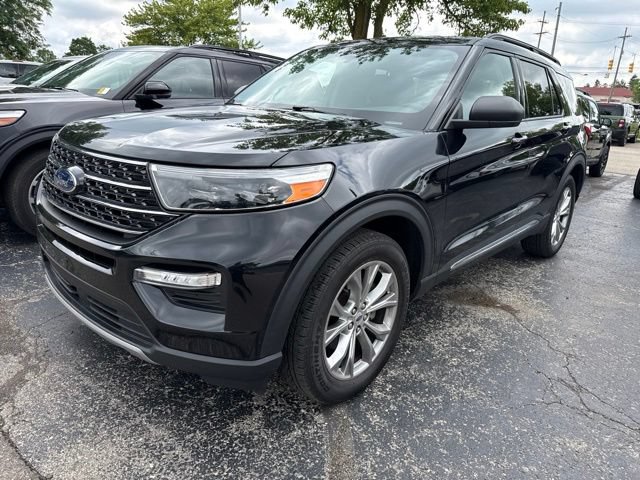 Used 2020 Ford Explorer XLT w/ Equipment Group 202A AWD/4WD image 2