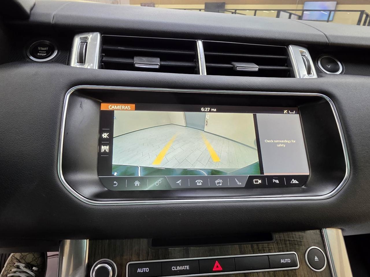Used 2017 Land Rover Range Rover Sport SE AWD/4WD image 35