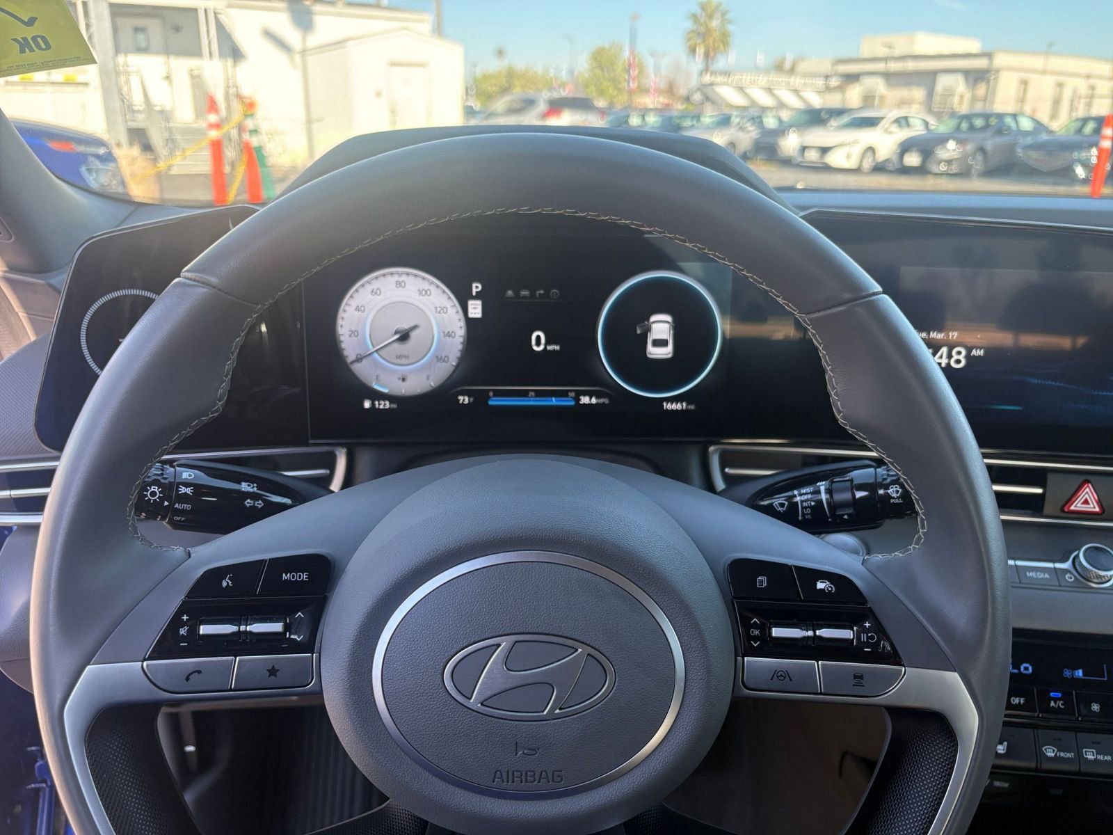 Used 2025 Hyundai Elantra SEL image 28