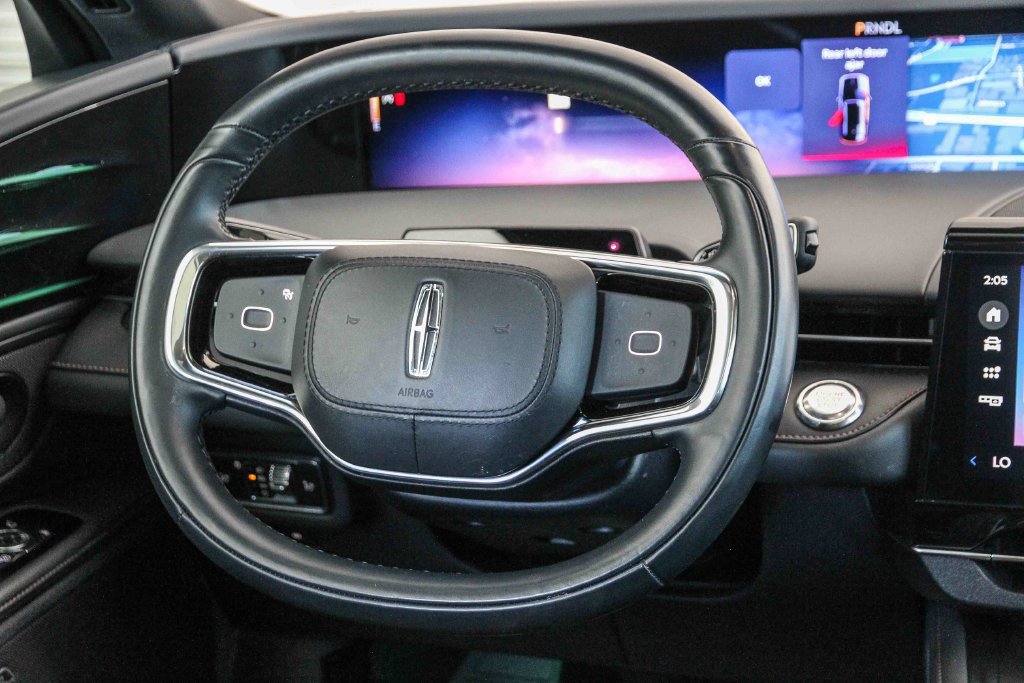Used 2024 Lincoln Nautilus Reserve w/ Equipment Group 202A AWD/4WD image 16