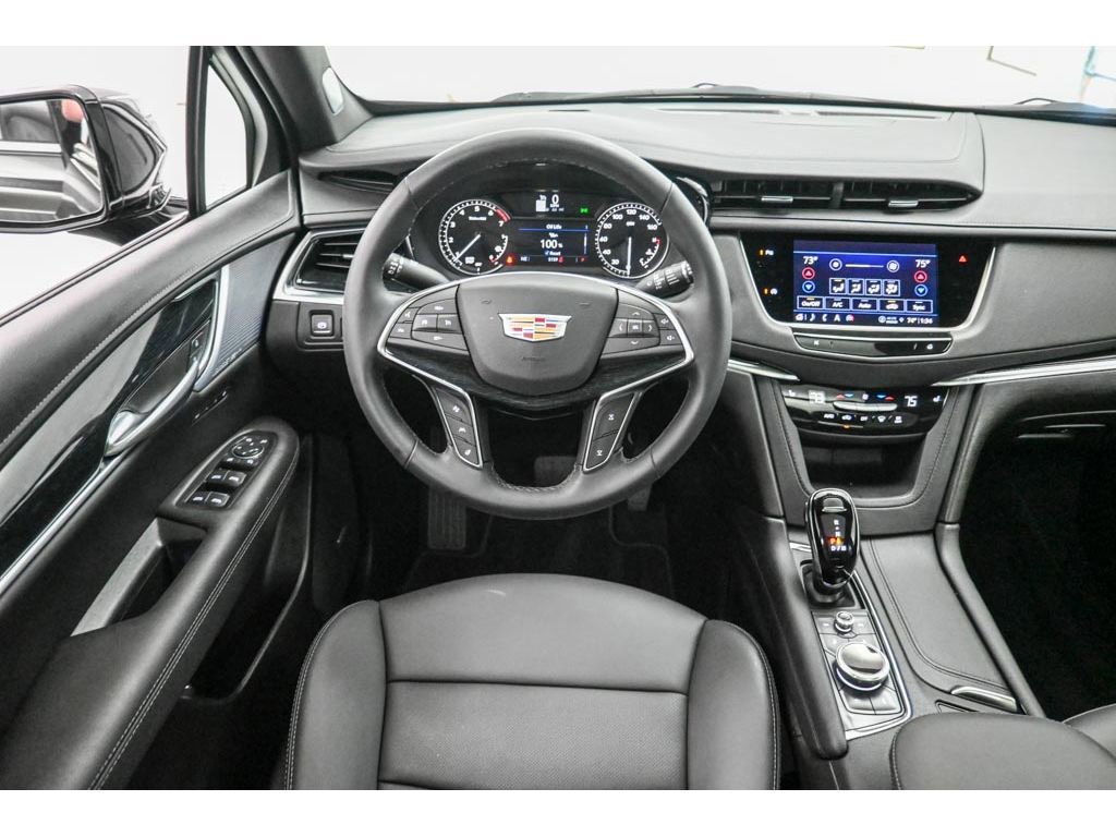 Certified 2025 Cadillac XT5 Premium Luxury image 27