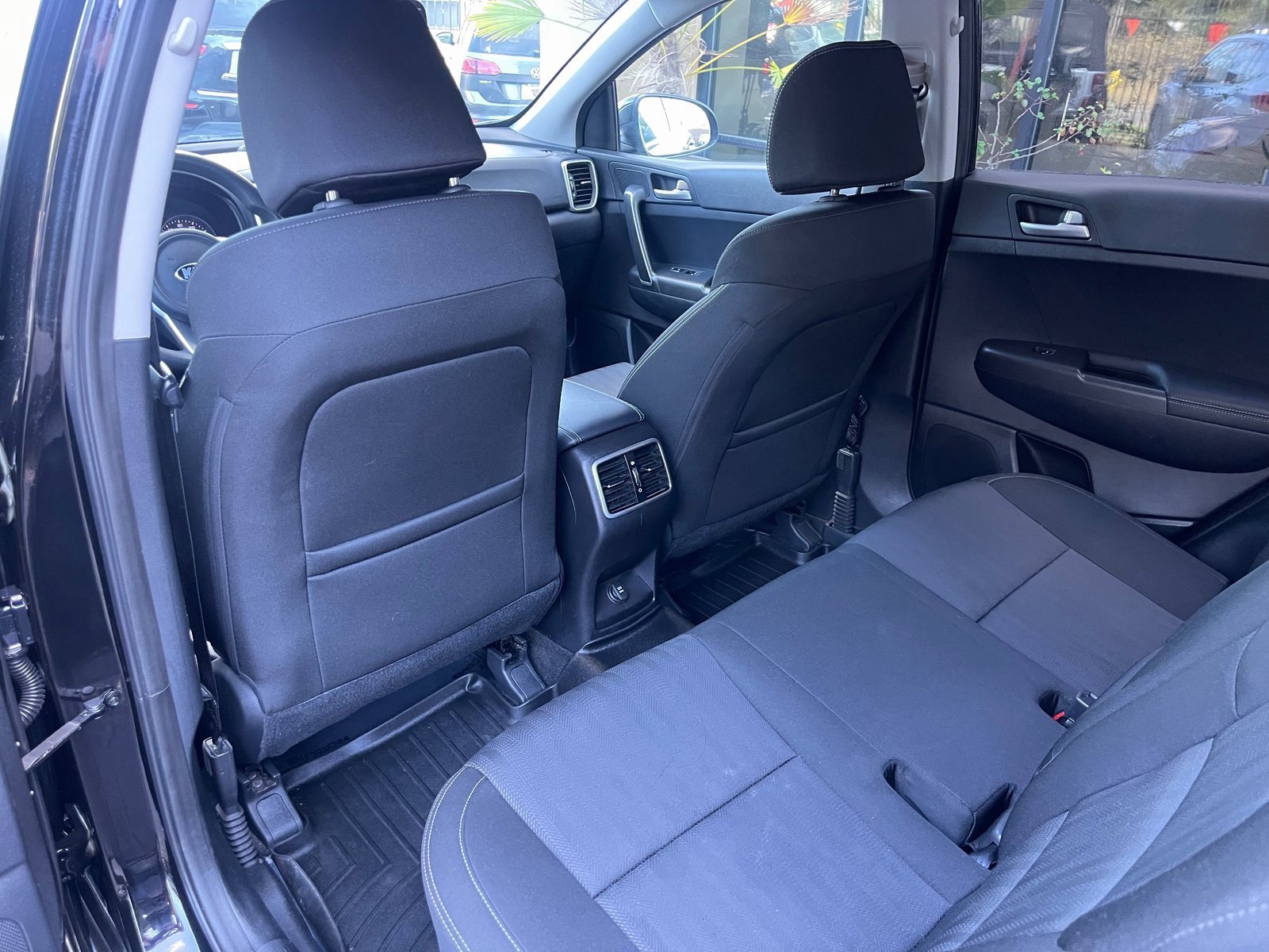 Used 2020 Kia Sportage LX image 21