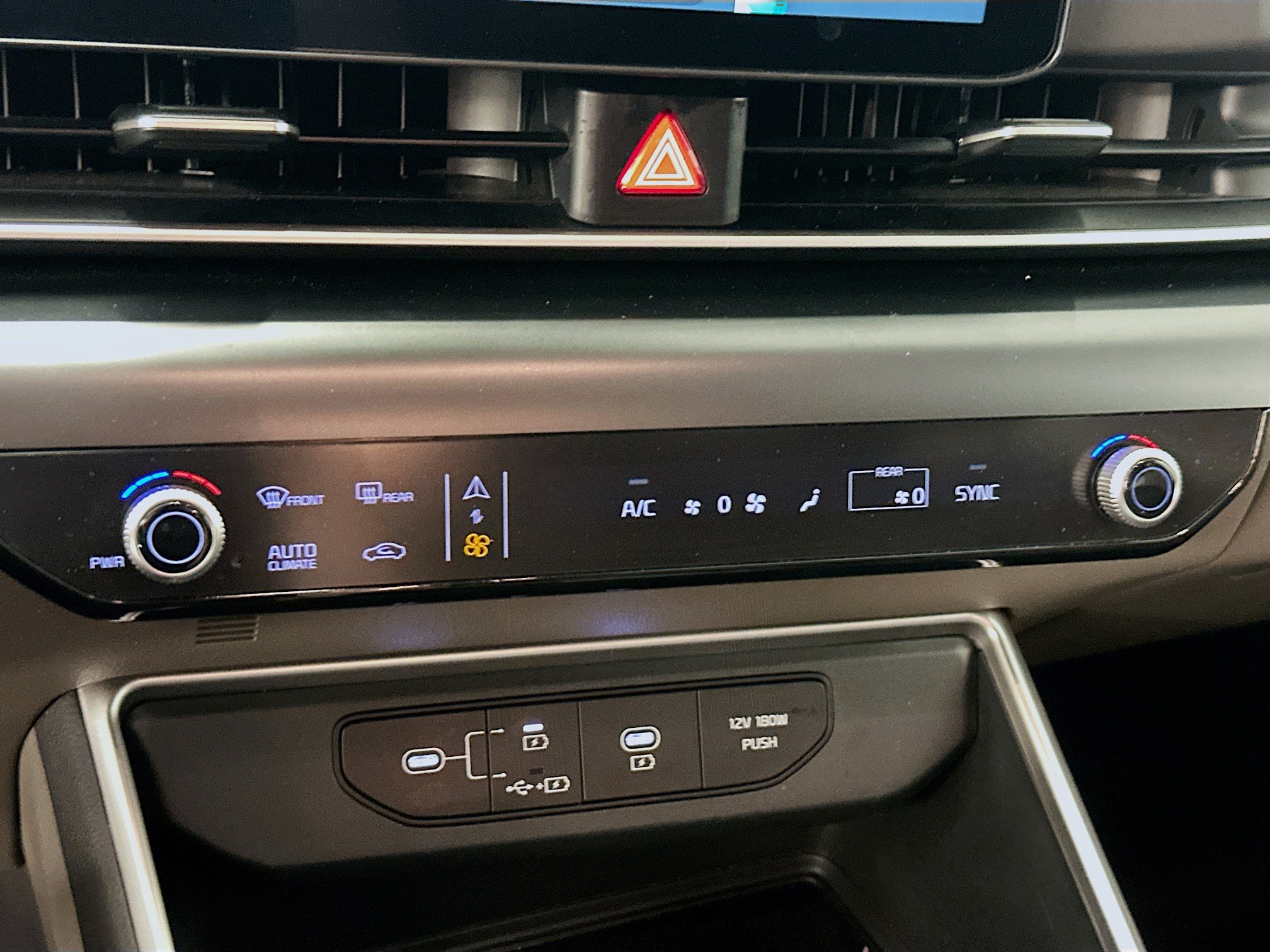 Used 2026 Kia Carnival FWD image 24
