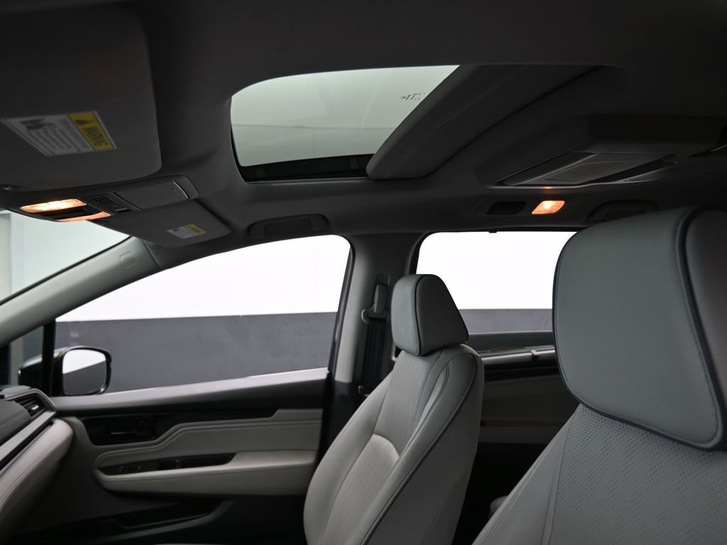 Used 2021 Honda Odyssey Elite image 11