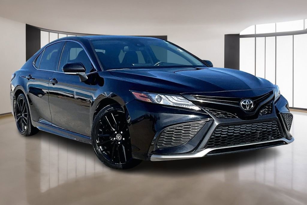 Used 2021 Toyota Camry XSE image 11