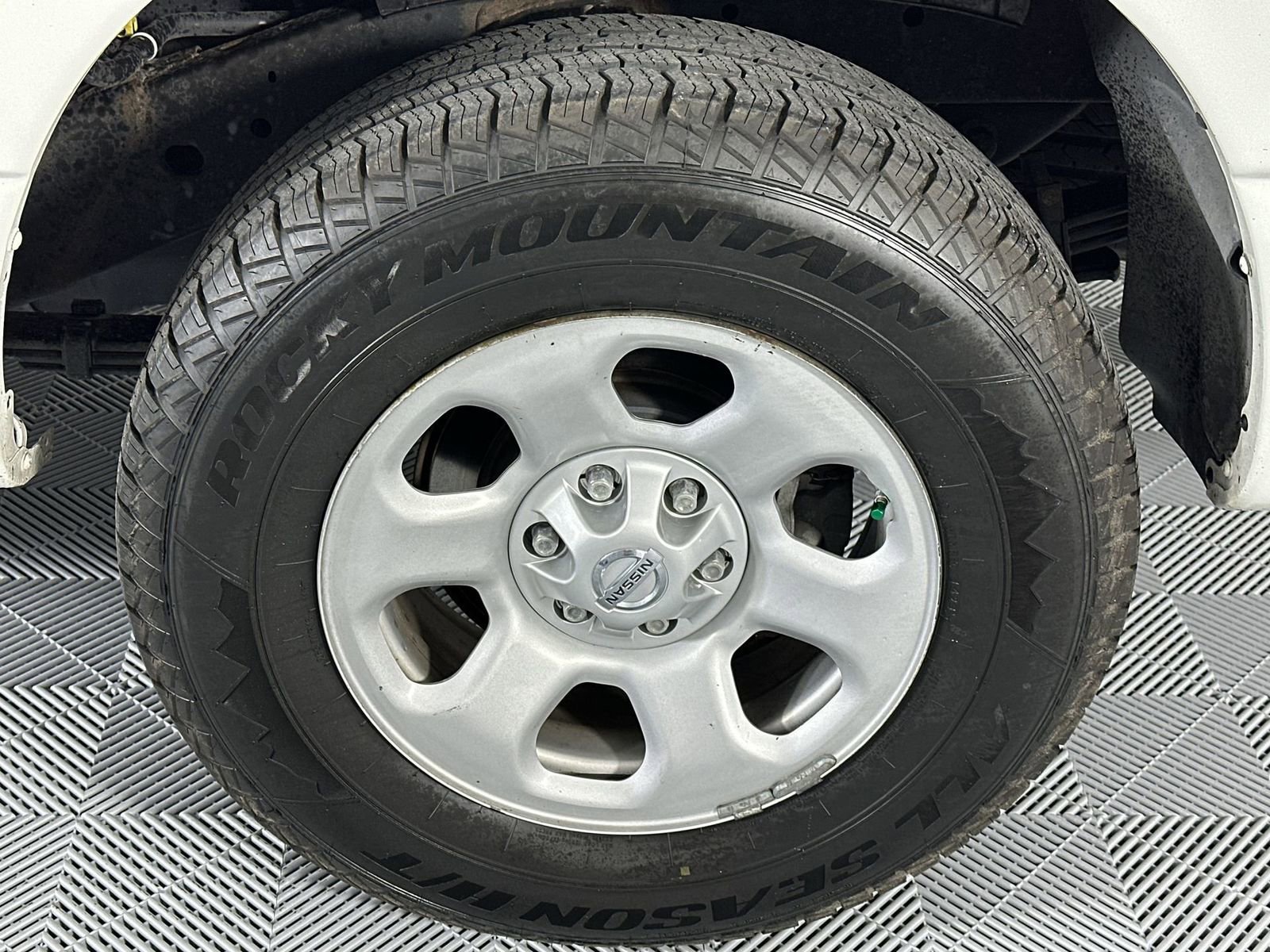 Used 2017 Nissan Titan S image 10