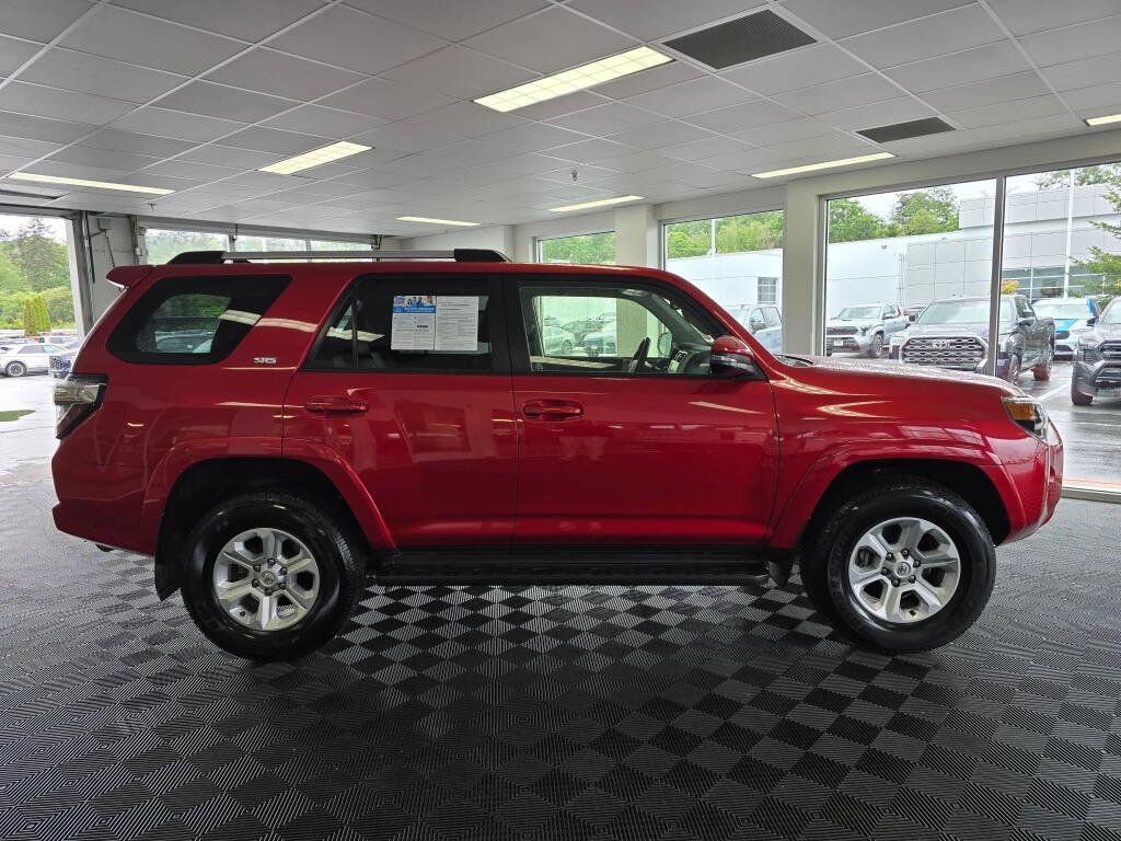 Used 2024 Toyota 4Runner SR5 Premium AWD/4WD image 2