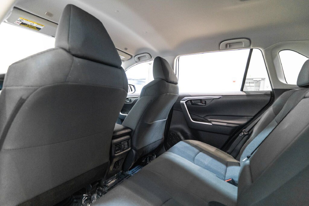 Used 2025 Toyota RAV4 LE AWD/4WD image 14
