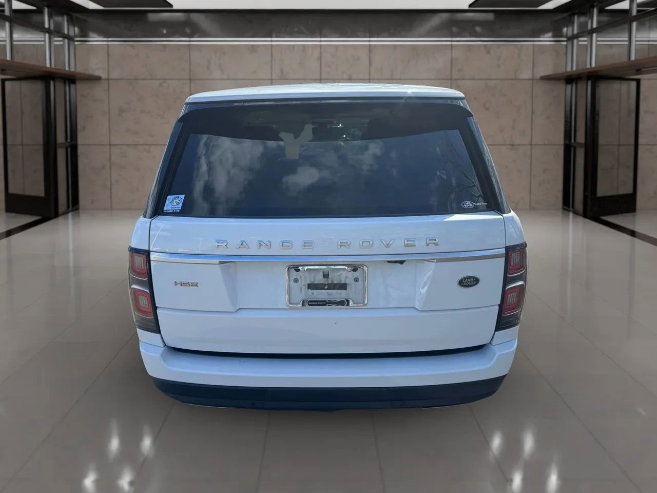 Used 2019 Land Rover Range Rover HSE image 4