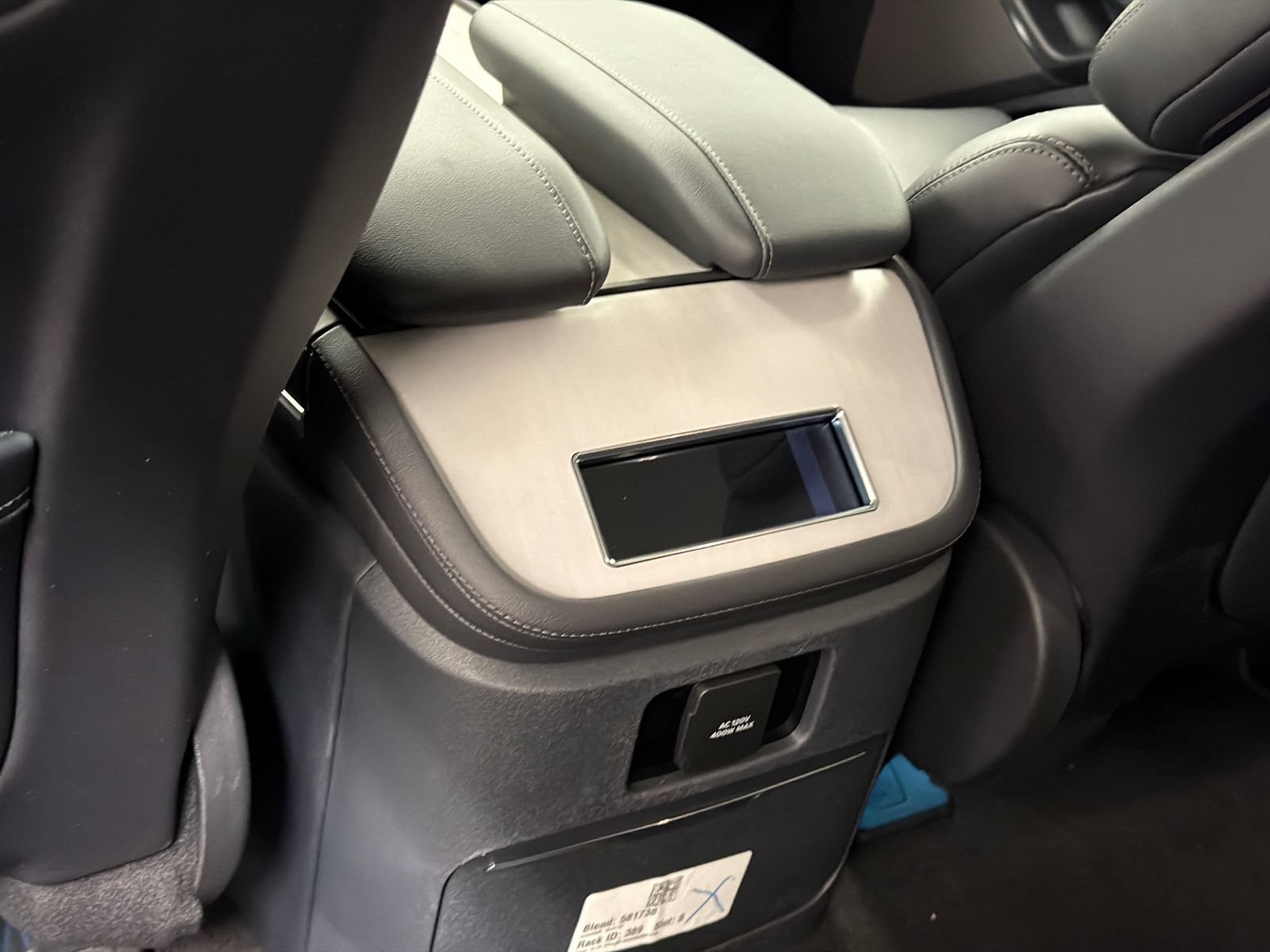 New 2026 Lincoln Navigator L Premier AWD/4WD image 21