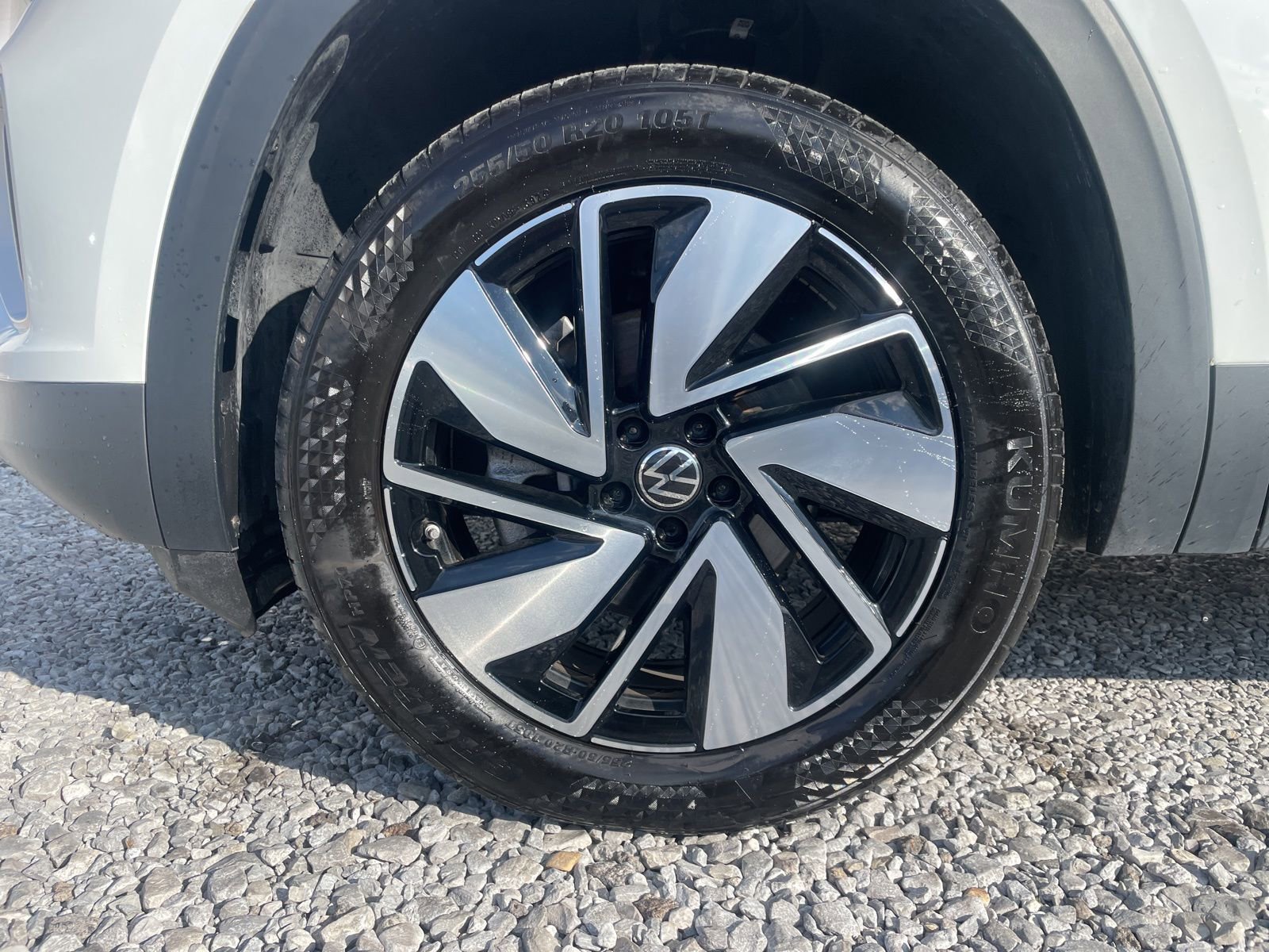 Used 2025 Volkswagen Atlas SE image 7