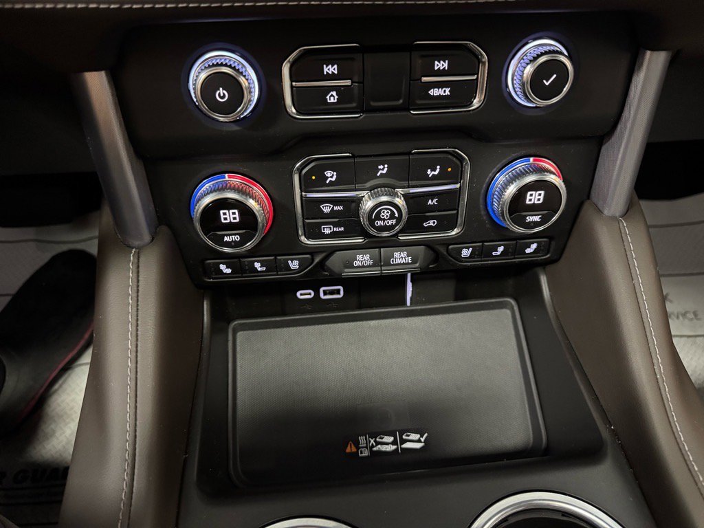 Used 2022 GMC Yukon SLT w/ SLT Premium Package image 25